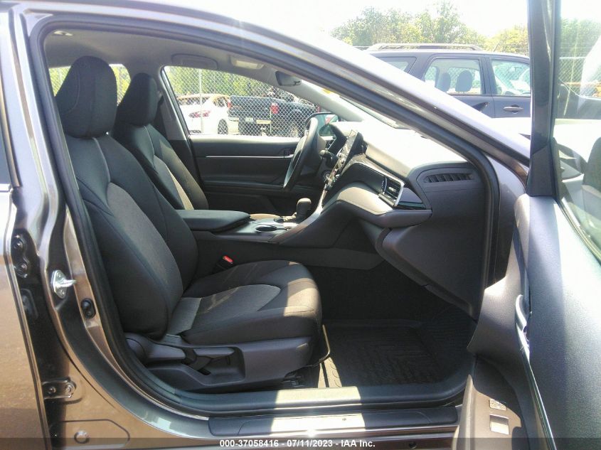 2021 TOYOTA CAMRY LE - 4T1C11AK1MU613092