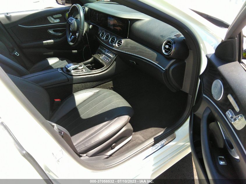 2019 MERCEDES-BENZ E-CLASS E 300 - WDDZF4JB7KA628587