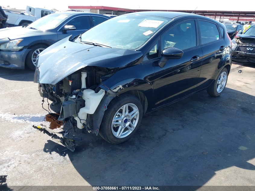 VIN 3FADP4EJ1JM135255 2018 FORD FIESTA SE
