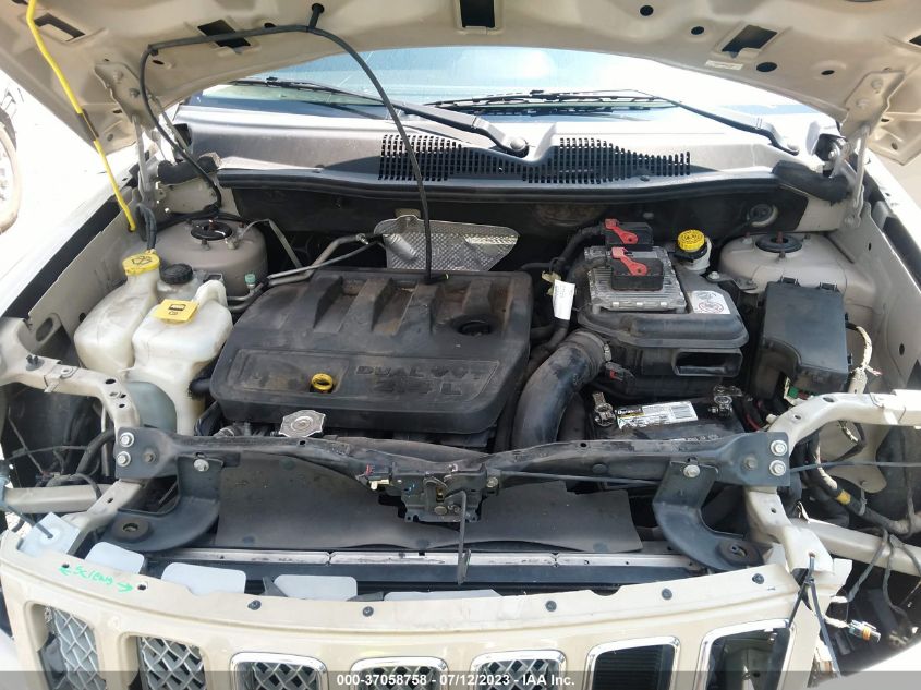 2016 JEEP COMPASS LATITUDE - 1C4NJCEB6GD747894