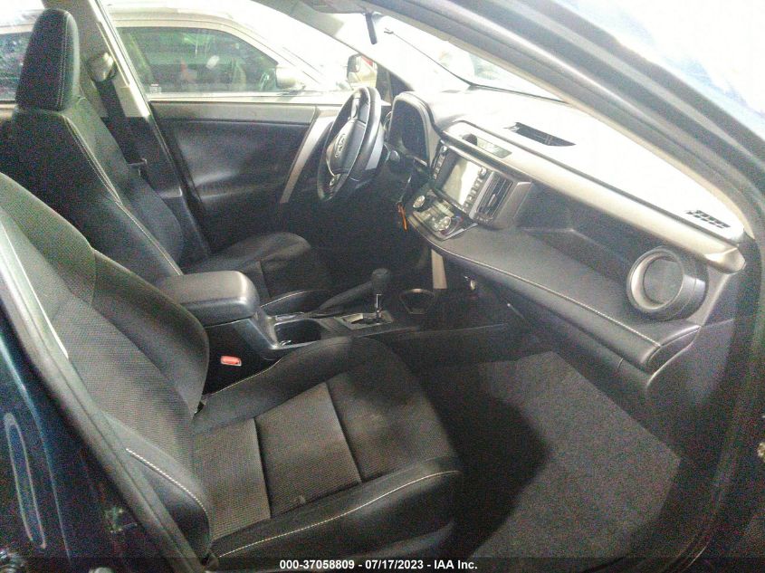 2017 TOYOTA RAV4 XLE - JTMRFREV0HD204381