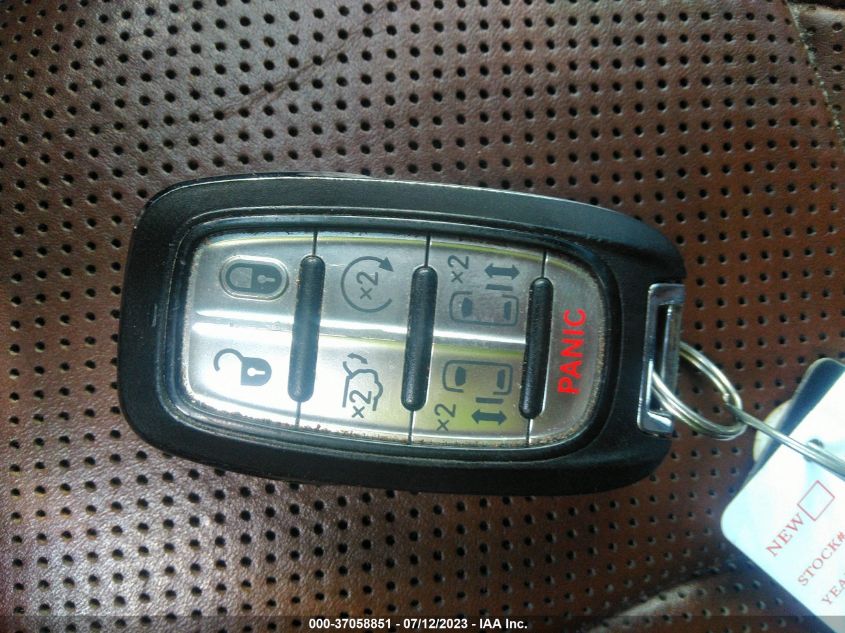 2017 CHRYSLER PACIFICA LIMITED - 2C4RC1GG1HR722148