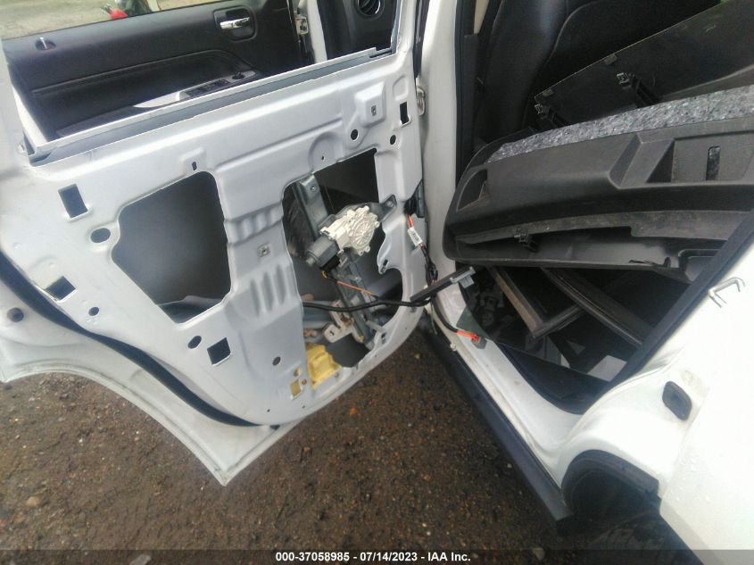 2016 JEEP COMPASS LATITUDE - 1C4NJDEB3GD730928