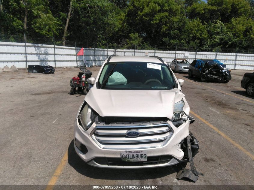 2017 FORD ESCAPE SE - 1FMCU9G9XHUC38173