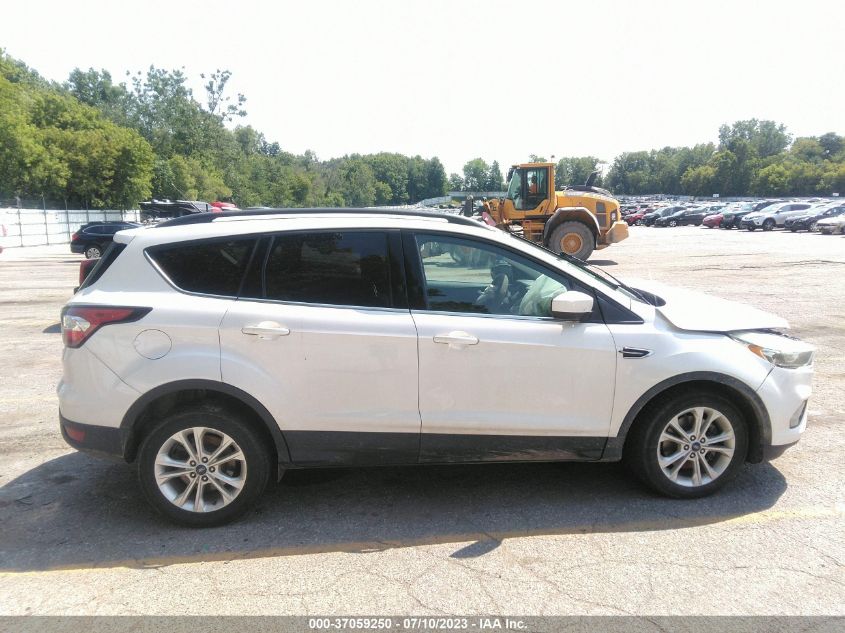 2017 FORD ESCAPE SE - 1FMCU9G9XHUC38173