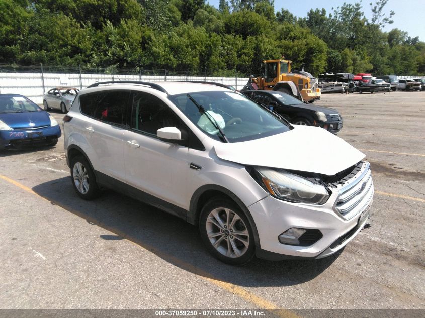 2017 FORD ESCAPE SE - 1FMCU9G9XHUC38173