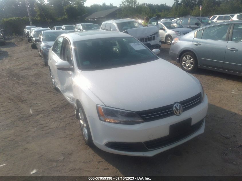 2014 VOLKSWAGEN JETTA SEDAN SE - 3VWD17AJ1EM384273