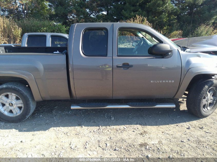 2013 CHEVROLET SILVERADO 1500 LT - 1GCRKSE73DZ332082