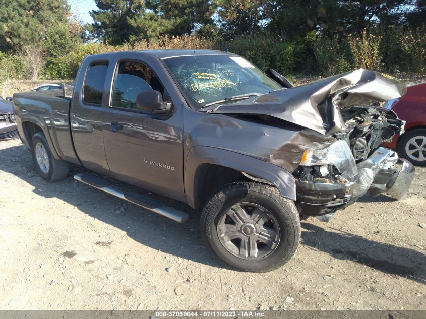 2013 CHEVROLET SILVERADO 1500 LT - 1GCRKSE73DZ332082