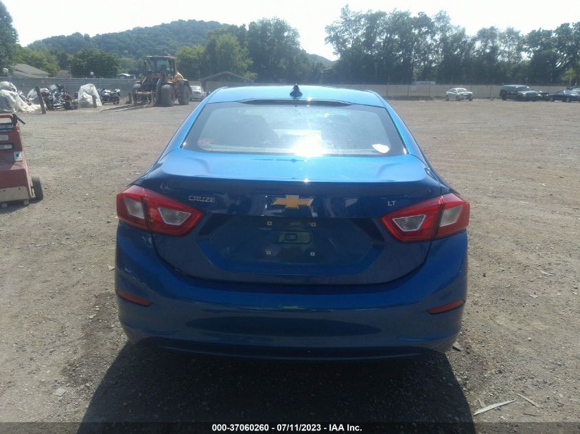 2018 CHEVROLET CRUZE LT - 1G1BE5SM4J7109117