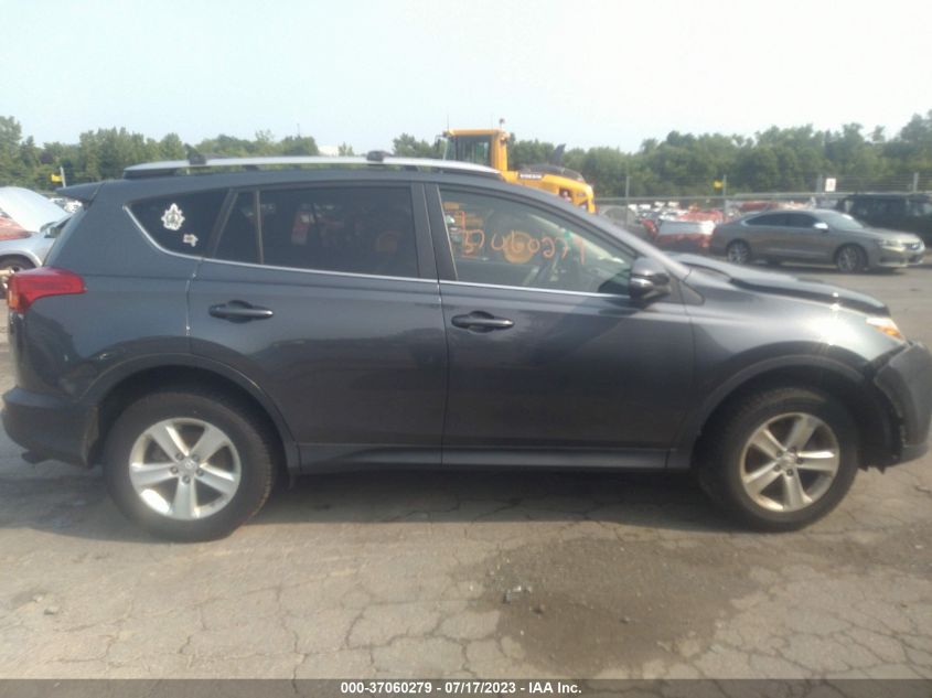 2014 TOYOTA RAV4 XLE - JTMRFREVXED059197