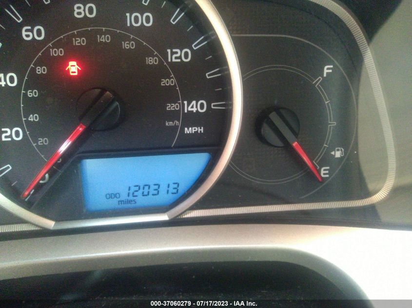 2014 TOYOTA RAV4 XLE - JTMRFREVXED059197