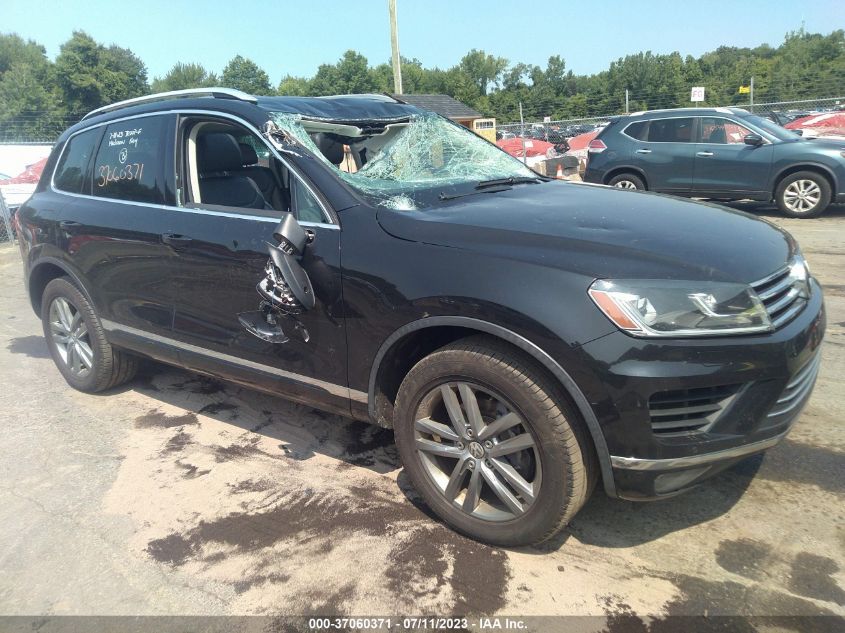 2015 VOLKSWAGEN TOUAREG LUX - WVGEP9BP5FD007166