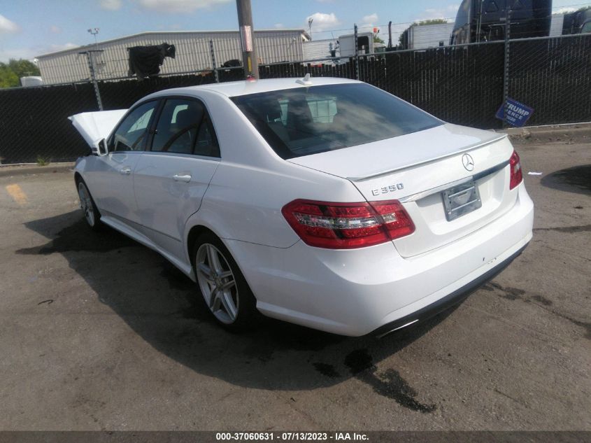 2013 MERCEDES-BENZ E 350 WDDHF5KB1DA729224