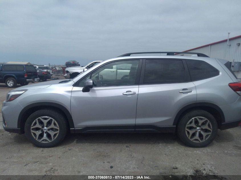 2020 SUBARU FORESTER PREMIUM - JF2SKAGC8LH567704