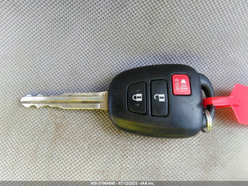 2015 TOYOTA RAV4 LE - JTMBFREVXFJ034370