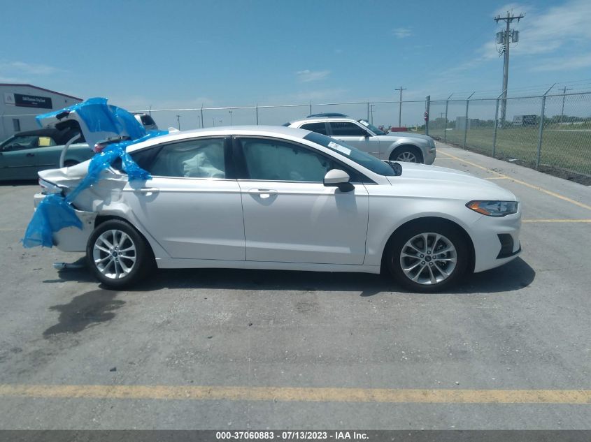 3FA6P0HD0KR172812 Ford Fusion SE 13