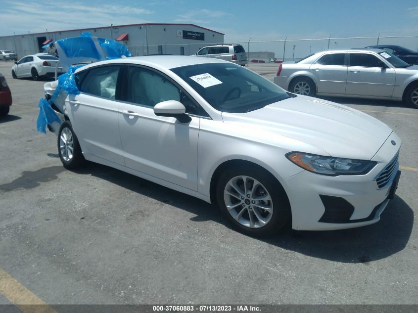 3FA6P0HD0KR172812 Ford Fusion SE