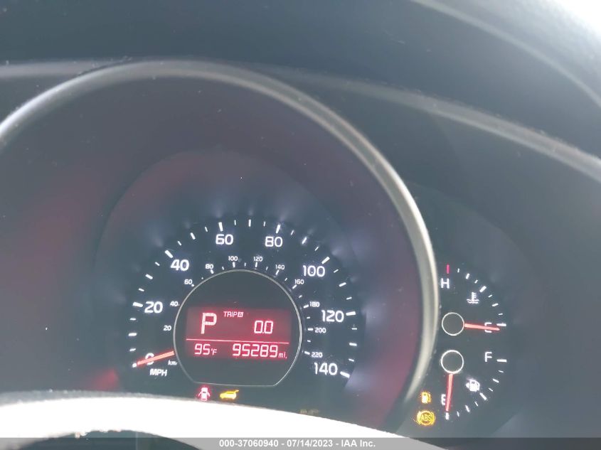 2015 KIA SOUL + - KNDJP3A5XF7136776