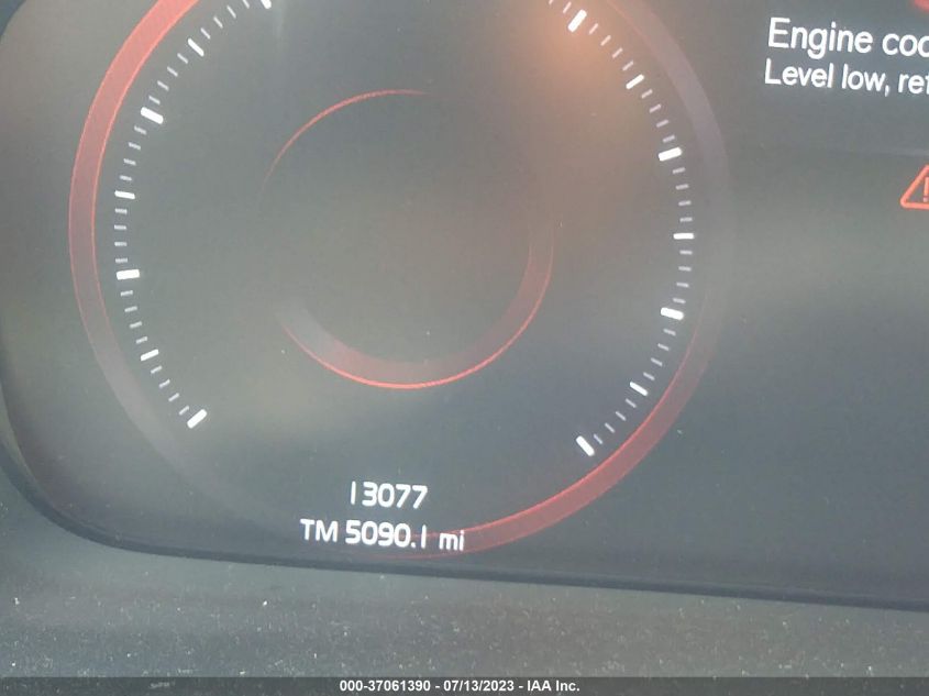 2022 VOLVO XC40 MOMENTUM YV4162UK4N2654163