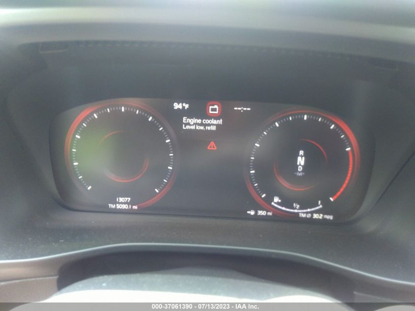 2022 VOLVO XC40 MOMENTUM YV4162UK4N2654163