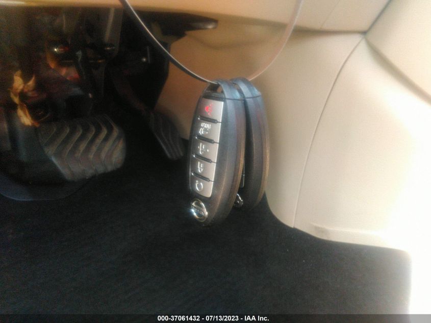 2018 NISSAN ROGUE SV - 5N1AT2MT8JC748194