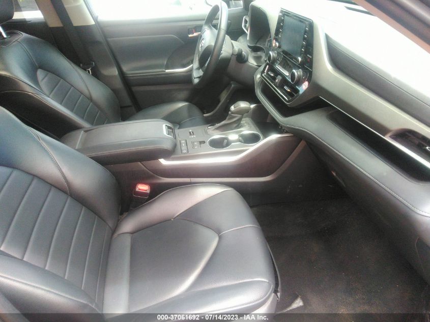 2022 TOYOTA HIGHLANDER XLE - 5TDGZRAH5NS553535