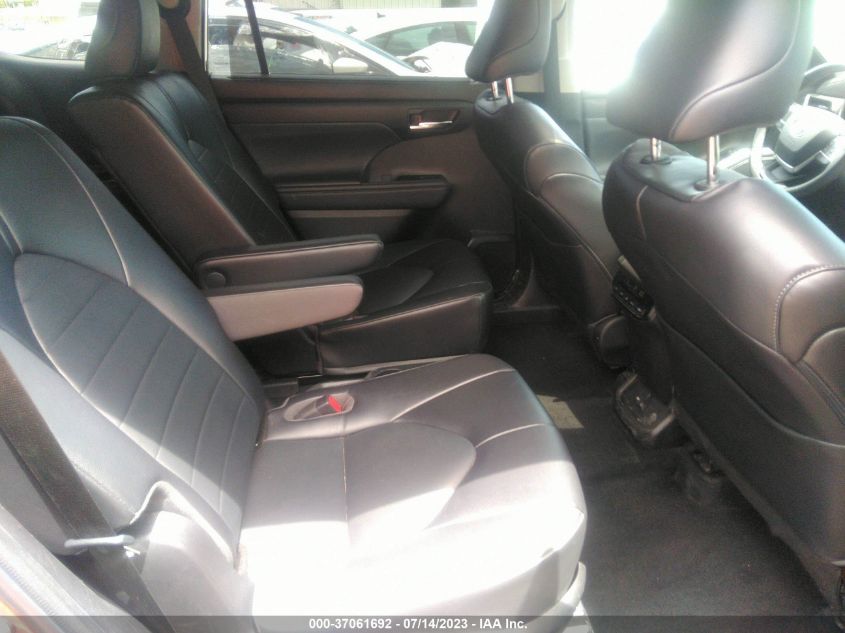 2022 TOYOTA HIGHLANDER XLE - 5TDGZRAH5NS553535