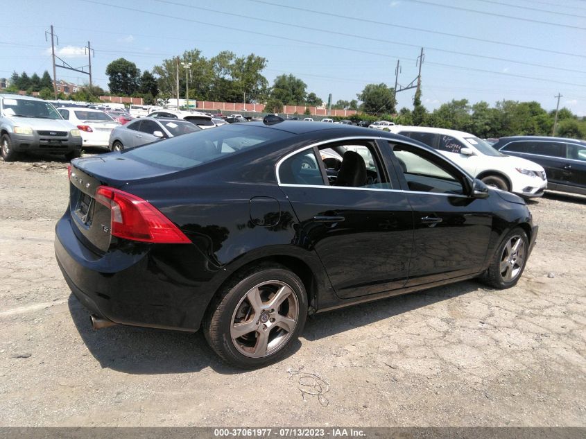 2013 VOLVO S60 T5 - YV1612FS8D2229431