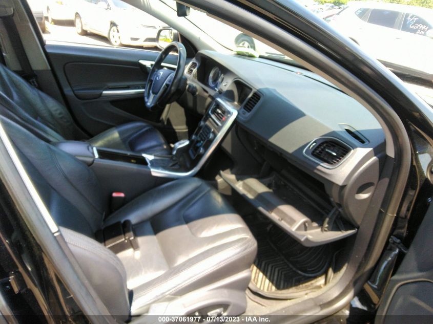 2013 VOLVO S60 T5 - YV1612FS8D2229431