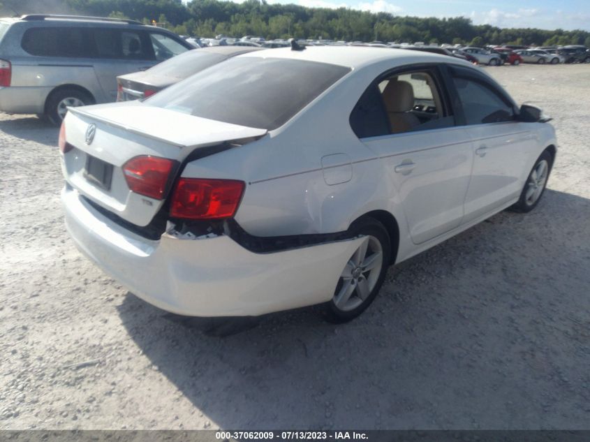 2013 VOLKSWAGEN JETTA SEDAN TDI W/PREMIUM - 3VW3L7AJXDM274925