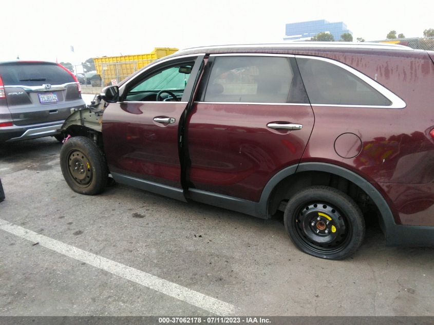 2017 KIA SORENTO LX V6 - 5XYPG4A50HG206386