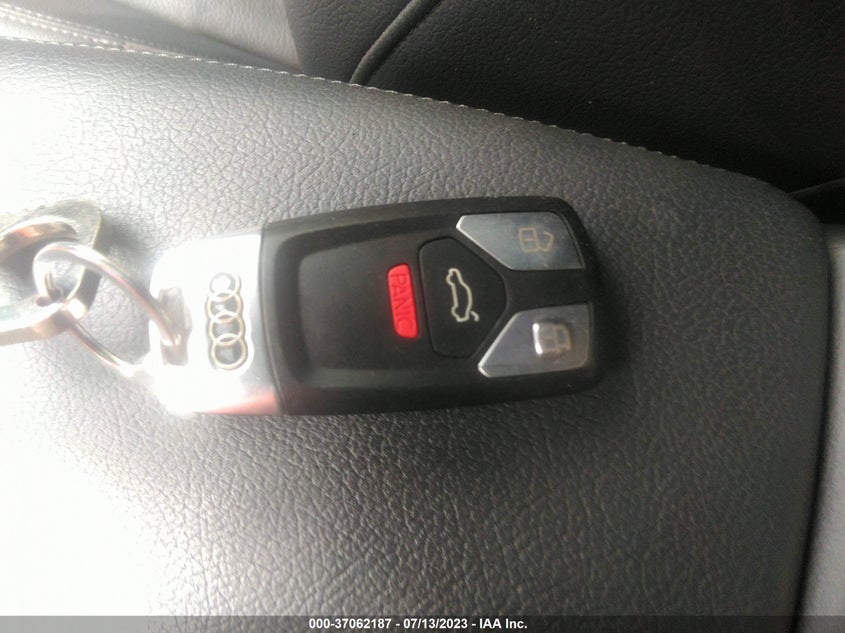 VIN WAUANAF49HN060229 2017 AUDI A4 PREMIUM