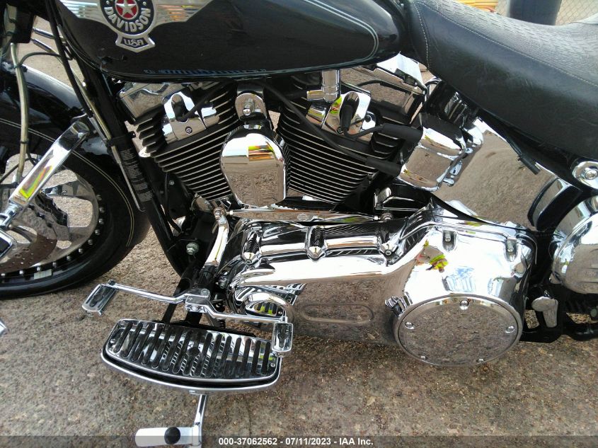 2011 HARLEY-DAVIDSON FLSTF 1HD1BX51XBB030315