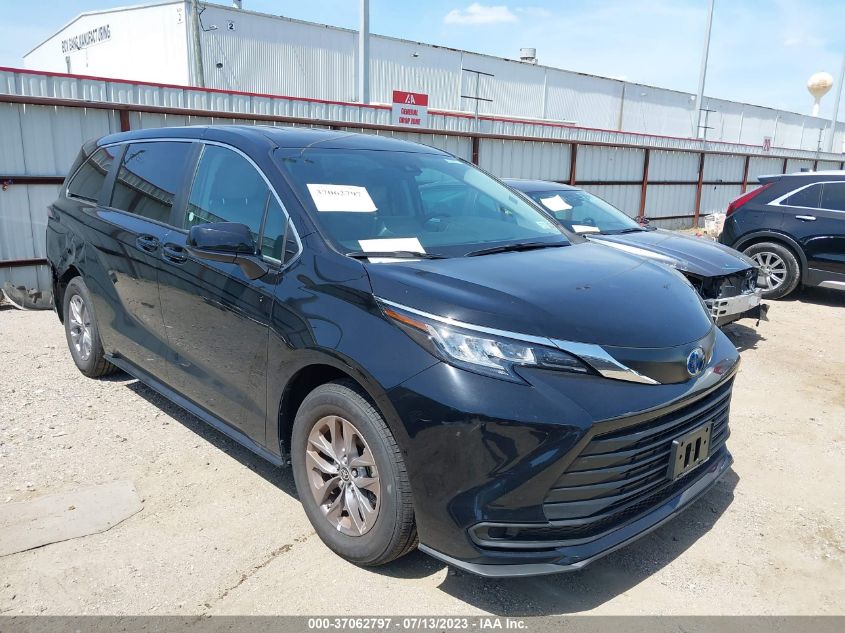 2023 TOYOTA SIENNA LE - 5TDKRKEC6PS159111