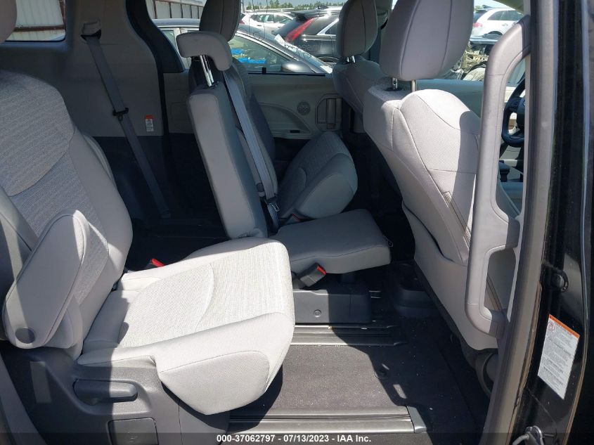 2023 TOYOTA SIENNA LE - 5TDKRKEC6PS159111
