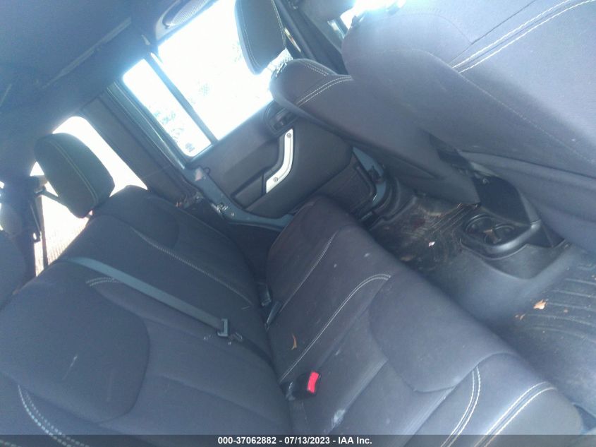 2014 JEEP WRANGLER UNLIMITED SAHARA - 1C4BJWEG3EL292893