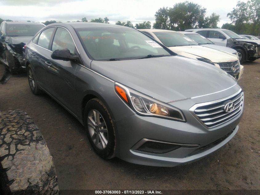 2016 HYUNDAI SONATA 2.4L SE - 5NPE24AF7GH335506