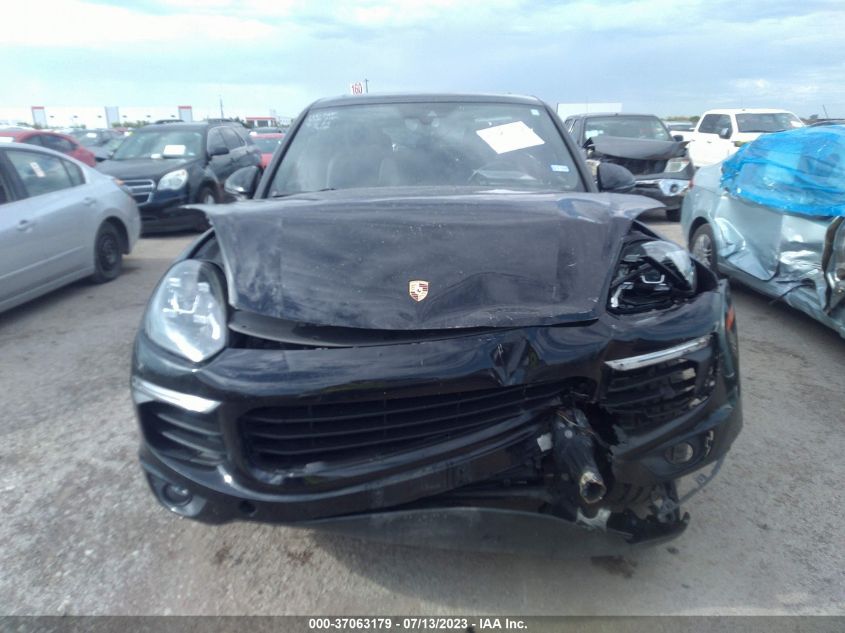 2016 PORSCHE CAYENNE - WP1AA2A20GLA05400