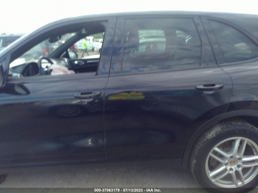 2016 PORSCHE CAYENNE - WP1AA2A20GLA05400