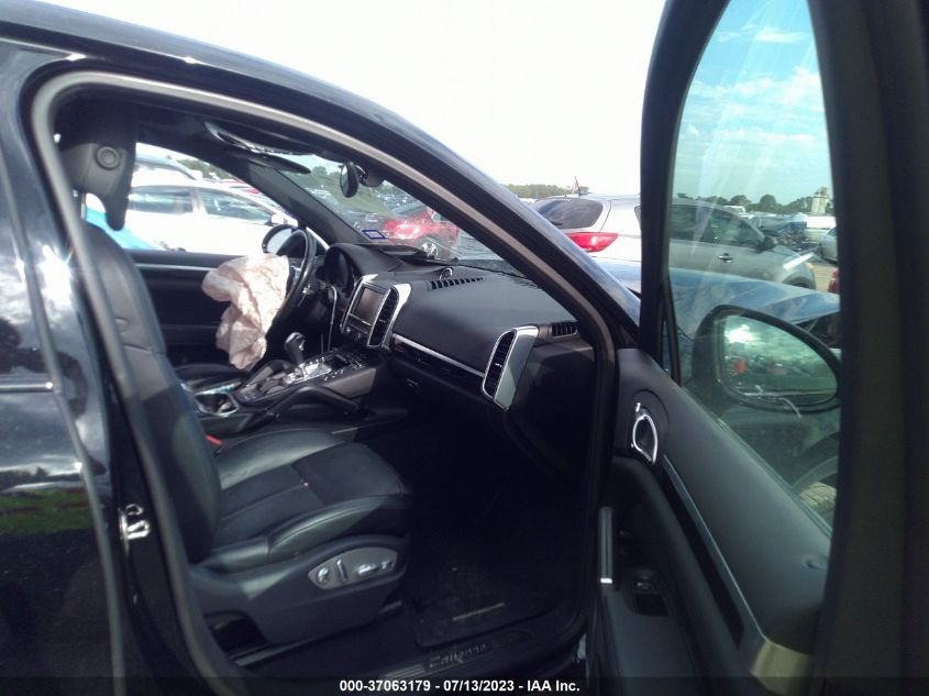 2016 PORSCHE CAYENNE - WP1AA2A20GLA05400