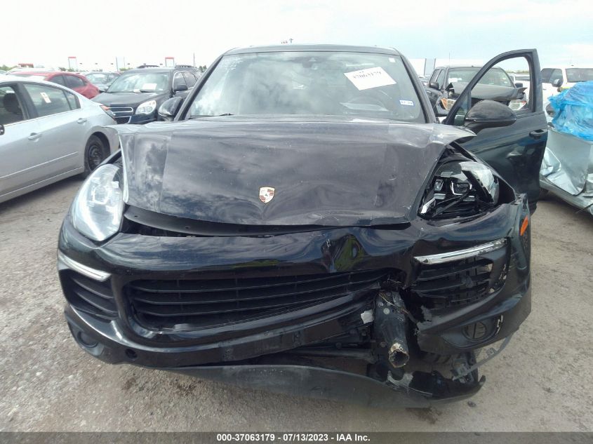 2016 PORSCHE CAYENNE - WP1AA2A20GLA05400