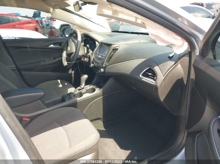 2018 CHEVROLET CRUZE LT - 1G1BE5SM5J7163557