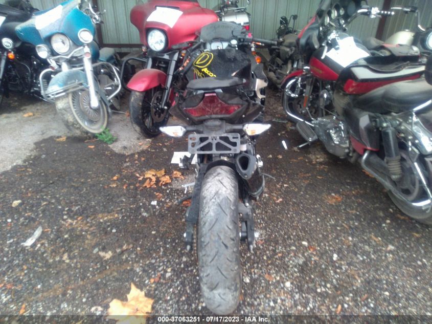2019 KAWASAKI EX400 JKAEXKG10KDA27610