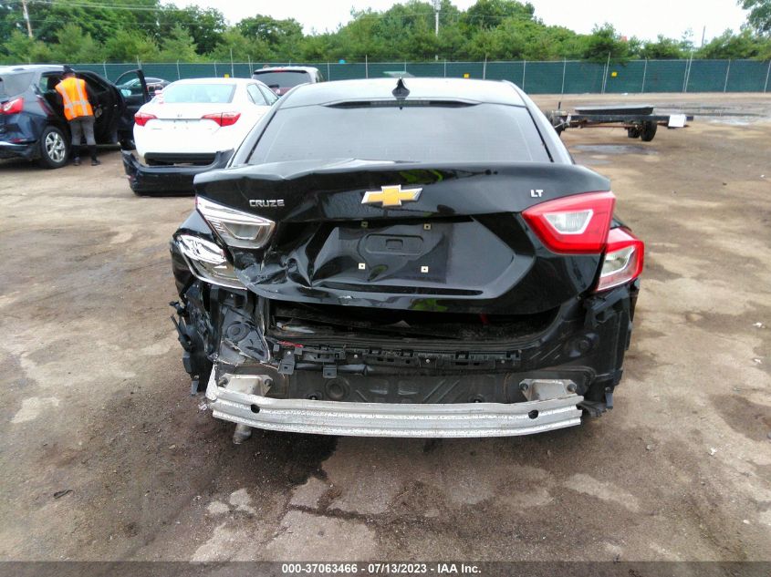 2018 CHEVROLET CRUZE LT - 1G1BE5SM3J7122523