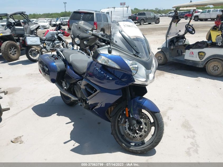 2013 TRIUMPH MOTORCYCLE TROPHY SE - SMTH02XK6DJ578496