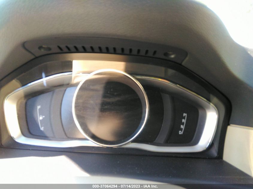 2016 VOLVO XC70 T5 DRIVE-E PREMIER - YV440MBK4G1237910