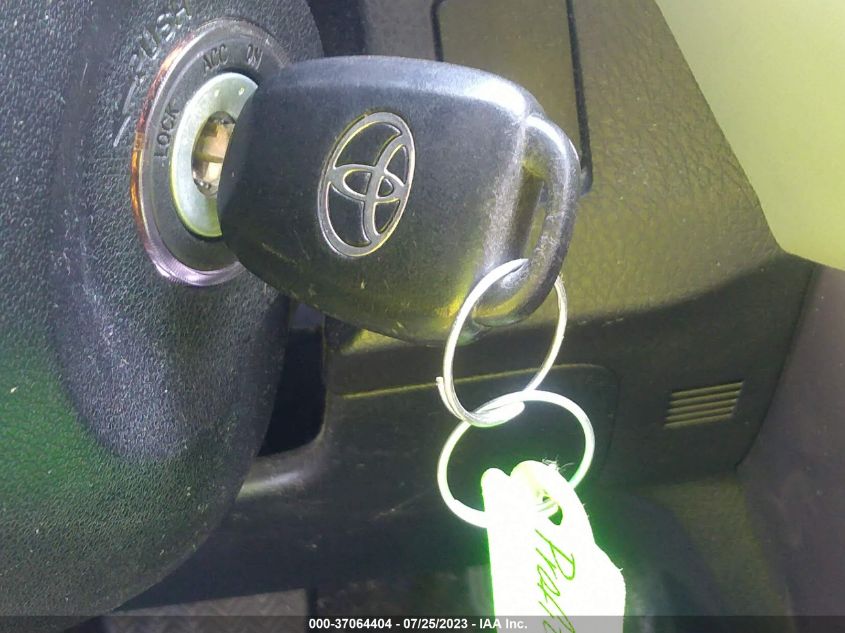 2015 TOYOTA RAV4 LE - JTMBFREV6FJ044362