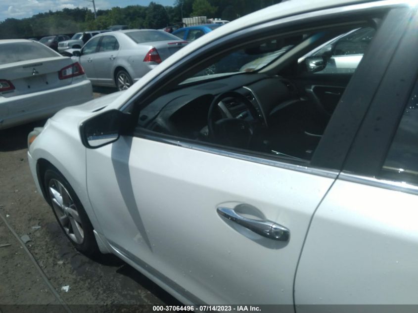 2013 NISSAN ALTIMA 2.5 SV - 1N4AL3AP4DN482947