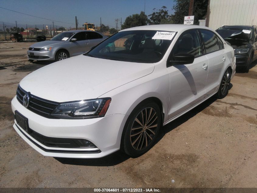 2016 VOLKSWAGEN JETTA SEDAN 1.8T SPORT - 3VWD17AJ7GM306065